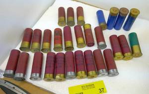 Lot of 28 shotgun shells, all 12 gauge but various loads, field and game, dove, classic, premium, hi brass, light, heavy. Most are Federal brand.