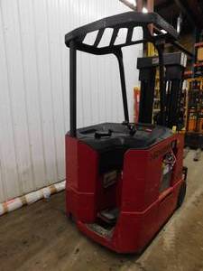 lot 9 image: 1999 Schaeff W30E Stand Up Counter Balance End Control Electric Forklift