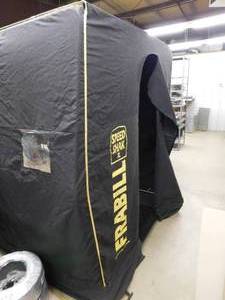 lot 30 image: Frabill Speed Shak XL - 6 x 6 x 7(h)