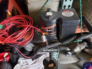 lot 30A image: Strikemaster 12 Volt Electric 8 Auger w Extension Cables & Battery Box