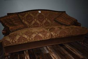 lot 3 image: Tan & Brown Printed Upholstered Couch W Two Matching Throw Pillows