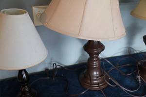 lot 71 image: Four Table Lamps W Lamp Shades