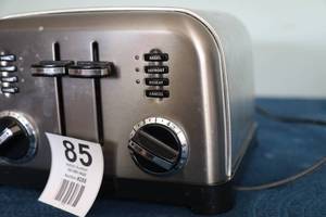lot 85 image: Vintage Electric Four Slice Toaster