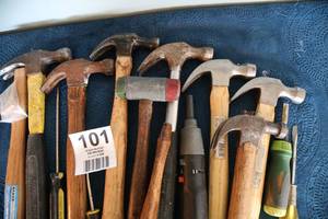 lot 101 image: Miscellaneous Hammers & Screwdrivers