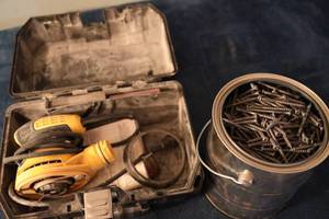 lot 148 image: DeWalt Cordless Handheld Brushless Blower---Pail Full Of Screws