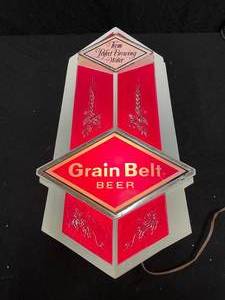 lot 26 image: Grain Belt Beer plastic light up