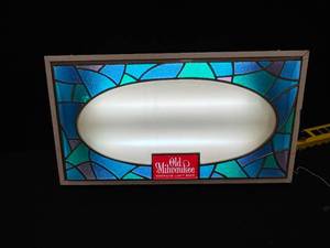 lot 32 image: Old Milwaukee faux stained glass light up