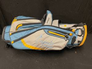 lot 52 image: Cupcake Vineyards  Titleist stand-up golf bag