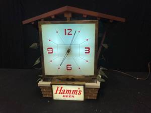 lot 63 image: Hamms Beer rotating clock  lake scene
