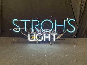 lot 73 image: Strohs Light neon