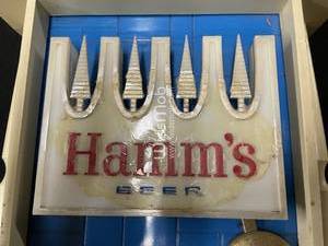 lot 113 image: Hamms clock
