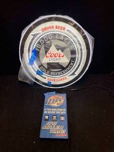 lot 121 image: Minnesota MN Coors Light Drink Beer, Save Lakes LED light and Miller Lite drinking age calendar