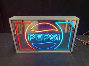 lot 139 image: Pepsi illuminated mirror