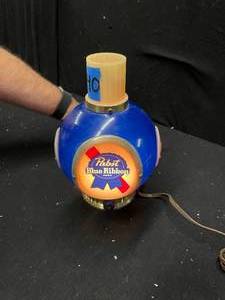 lot 140 image: Pabst Blue Ribbon cash register globe lamp