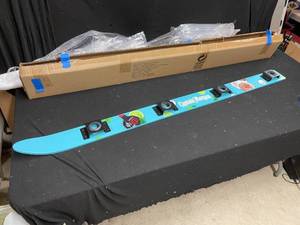 lot 204 image: Captain Morgan shot ski, NIB