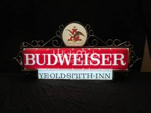 lot 9 image: Budweiser plastic light up with metal back