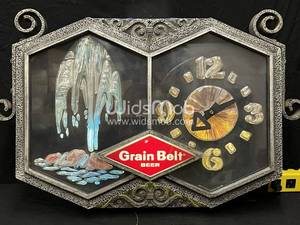 lot 6 image: Grain Belt Beer fountain clock