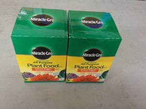 2- 1.5lb boxes Miracle Gro plant fo...
