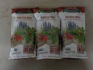 3 bags Jobes 1.5 lb pags organics ...