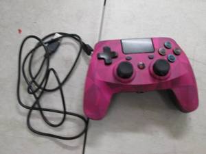 ps4 game controller powers on untes...