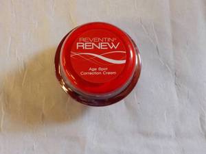 lot 65 image: Reventin Age Spot Correction Cream...