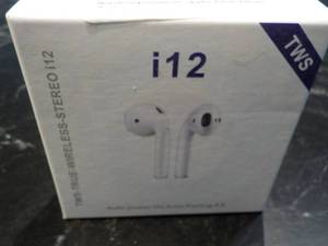lot 135 image: True Wireless Stereo i12 Earbuds...