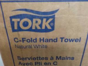 lot 8 image: Case of Tork C Fold White Hand Towe...