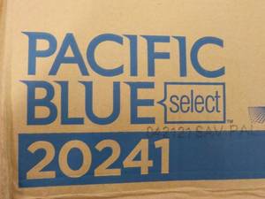 lot 25 image: Case of Pacific Blue 12 packs 2400 ...
