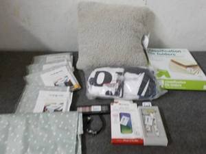 lot 141 image: Lot of Unclaimed Merchandise...