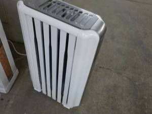 lot 173 image: Digital Radiator Heater missing re...