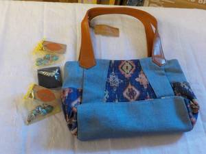 lot 88 image: Canyon Sky Purse, 2 Turquoise Brace...