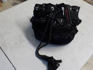 lot 262 image: No Boundaries Woven Bag...