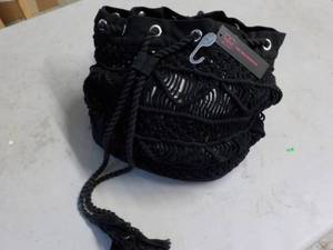 lot 263 image: No Boundaries Woven Bag...