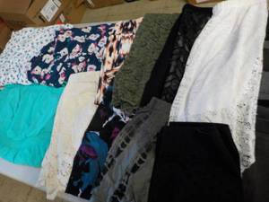 lot 264 image: Clothing size S Jrs...
