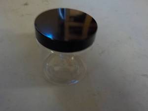 lot 266 image: 25 - 4 oz Plastic Jars with Lids...