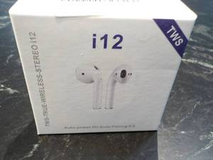 lot 134 image: True Wireless Stereo i12 Earbuds...