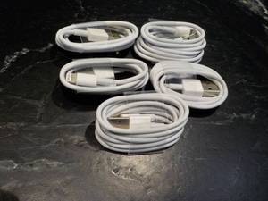 lot 139 image: 5 Lightening Charging Cables for ip...