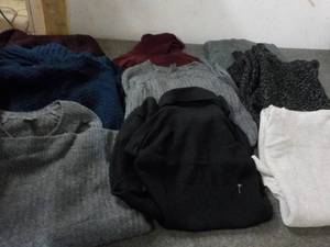 lot 150 image: 9 Eddie Bauer Sweaters size S...