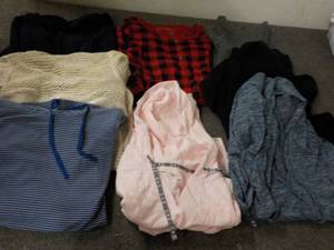 lot 152 image: 8 Eddie Bauer Sweaters and Hooded T...