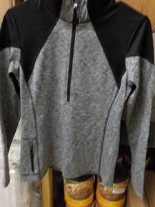 lot 154 image: Eddie Bauer Zipper Front Top size S...