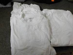 lot 157 image: 8 Kirkland T-shirts size L Mens...
