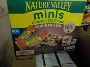lot 289 image: 1 Case 5 Boxes Nature Valley Minis ...