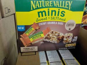 lot 290 image: 1 Case 5 Boxes Nature Valley Minis ...