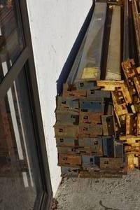 quantity of 24 extra heavy duty 10 crossbars
