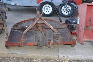 lot 4 image: Massey Ferguson MF 60 Rotary Cutter