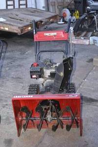 lot 9 image: Craftsman 9.0 28 snowblower