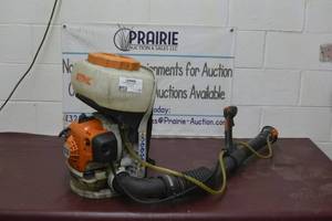 lot 16 image: STIHL SR 200 Gas Powered Backpack Sprayer  Fogger