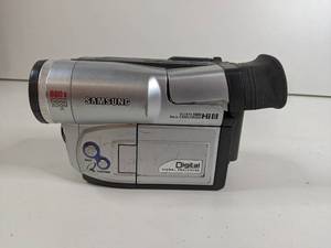 lot 27 image: Samsung Digital Signal Processor SCL810 8mm Camcorder Hi 8