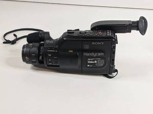 lot 25 image: Sony Handycam Video 8 CCD-F55