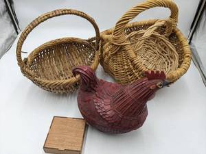 lot 57 image: Beautiful Vintage Basket Collection